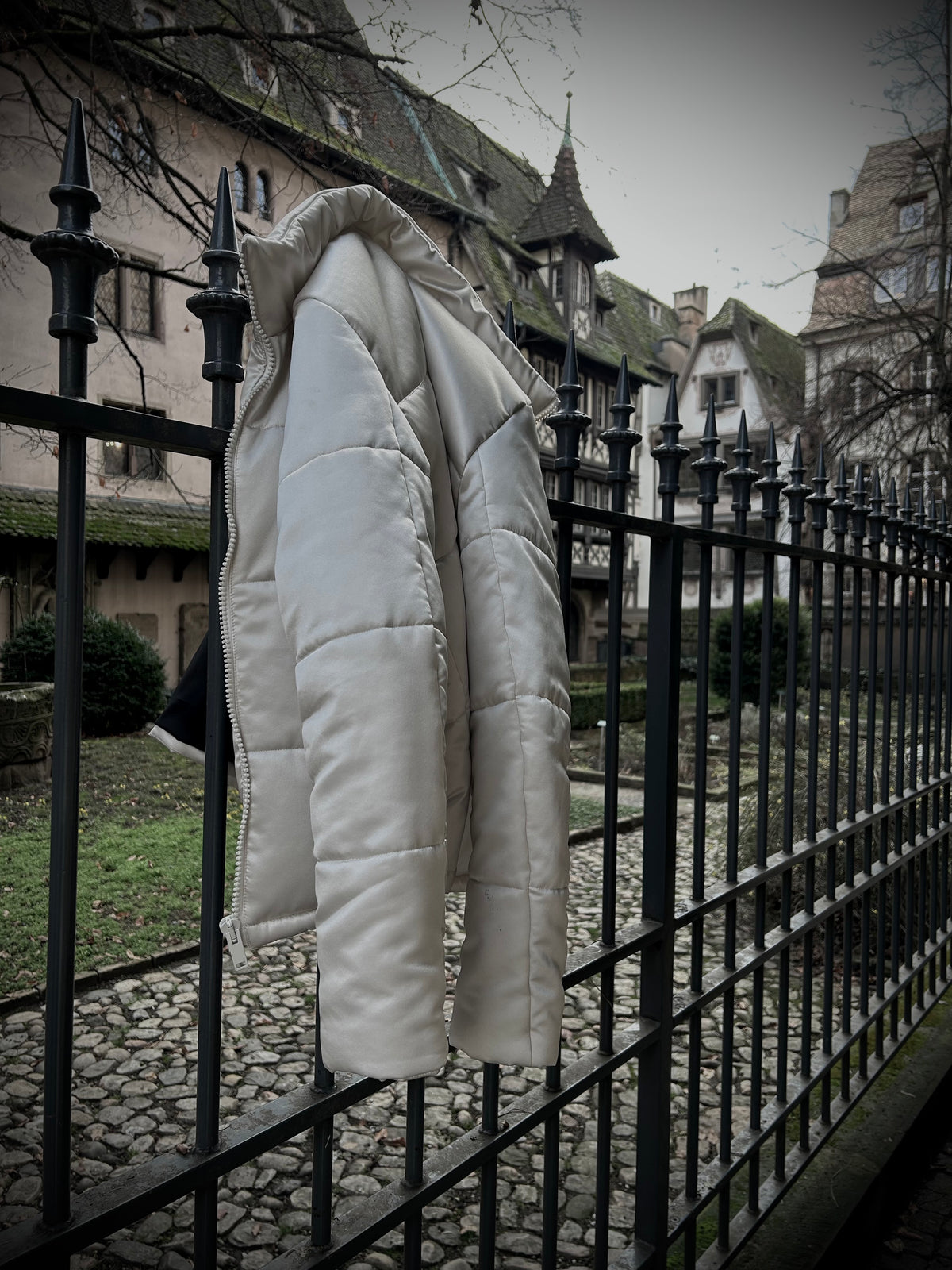 the silk puffer in bone or noir [unisex]